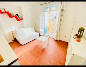 ''Egalité'' Joli appartement moderne dans immeuble ancien